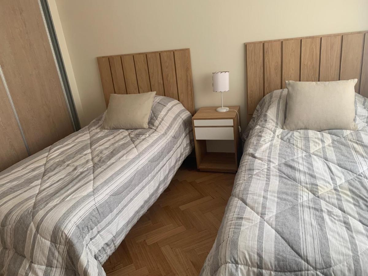 3 Amplios Ambientes Excelente Ubicacion-Avenida Corrientes Almagro- Cerca De Todo Leilighet Buenos Aires Eksteriør bilde